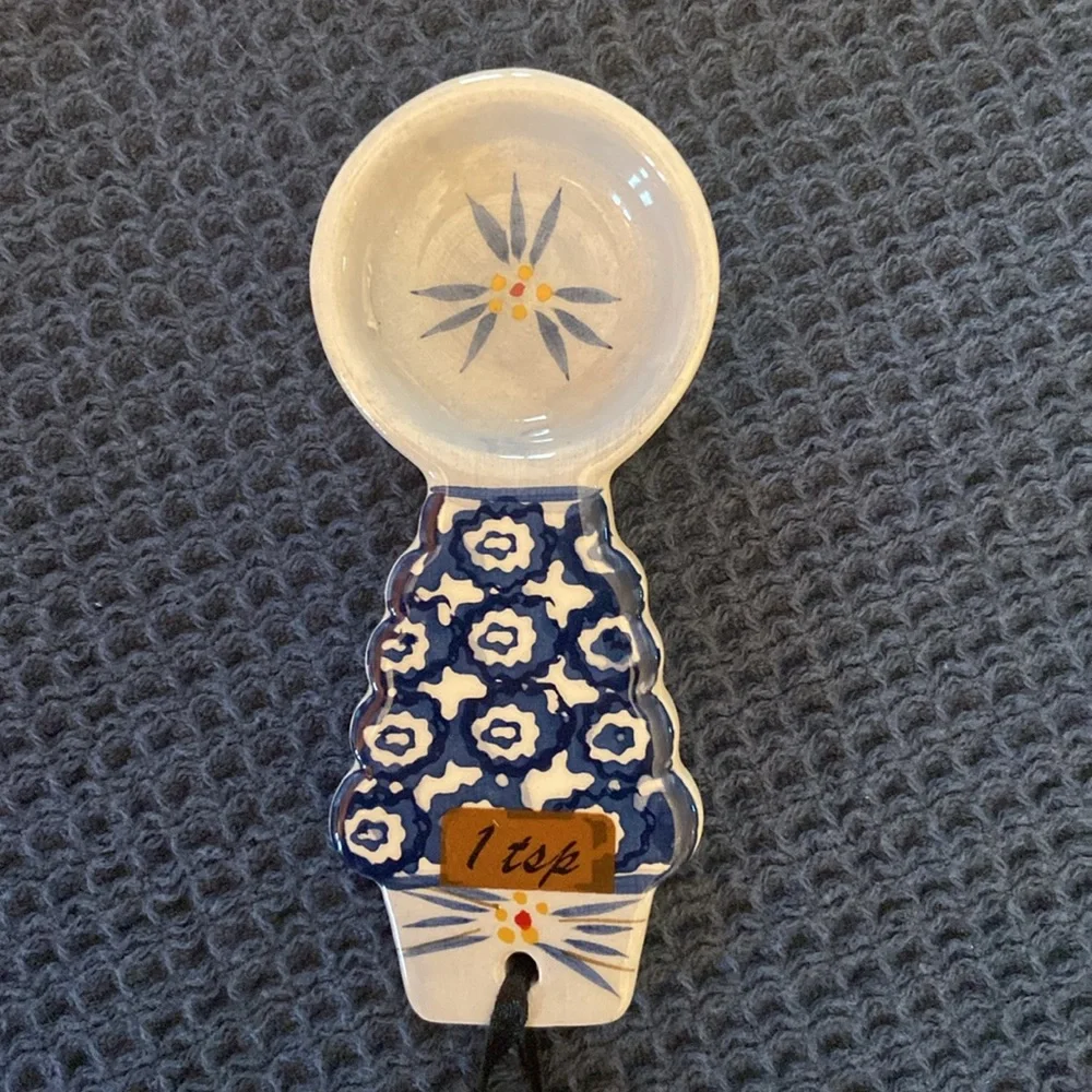 Temp-tations Old World Measuring Spoons - Picture 6 of 13